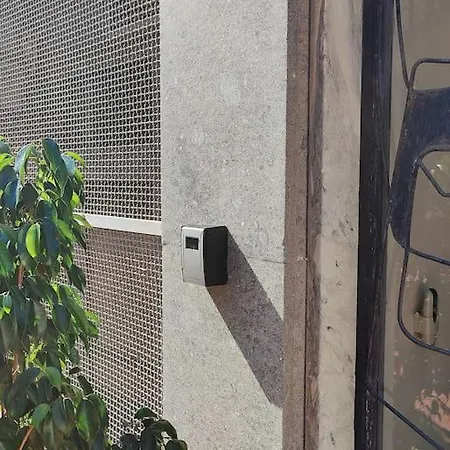 Daire Culla Di Diego Box Auto, Sospesi Nel Cielo! Roma