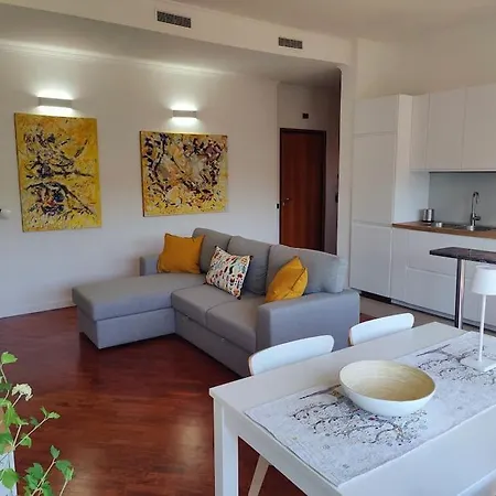 Daire Culla Di Diego Box Auto, Sospesi Nel Cielo! Roma